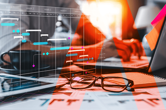 Com que frequência o cronograma de retenção de registros deve ser atualizado